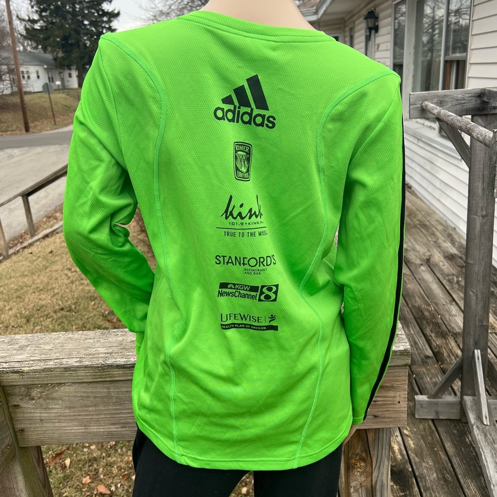 - Adidas Sz L Shamrock Run 3-Stripe Long Sleeve Fitness Top! EUC! - Picture 7 of 12